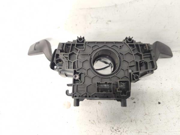 COMMODO FORD - Vue 5